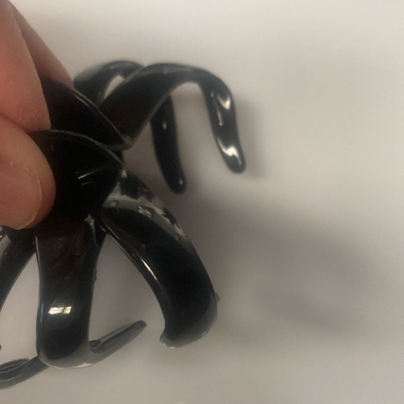 Black and Brown Hair Claw Clips Set - Picture 5 of 6